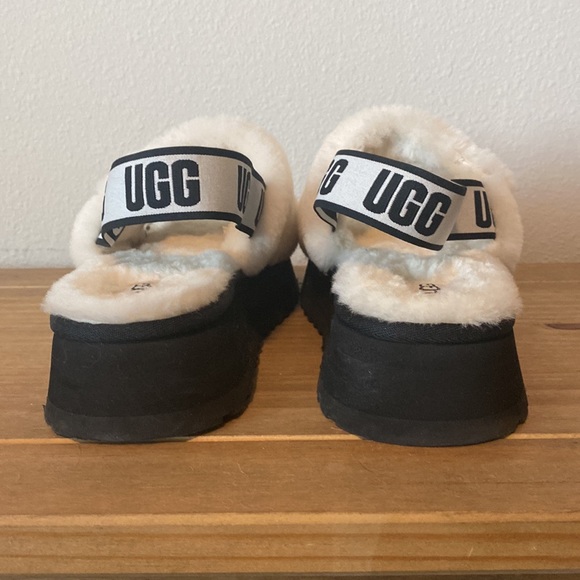 Ugg Fuzzy Platform Sandal - Picture 3 of 5